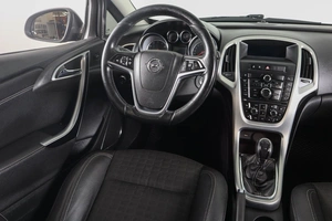 Хетчбэк Opel Astra GTC 2012 года, 689000 рублей, Пермь