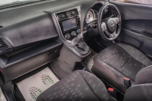 Хетчбэк Toyota Ractis 2014 года, 1219000 рублей, Томск