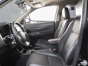 Внедорожник Mitsubishi Outlander 2015 года, 1850000 рублей, Омск