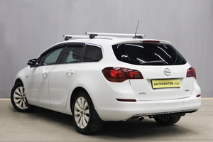 Универсал Opel Astra 2011 года, 599000 рублей, Новосибирск