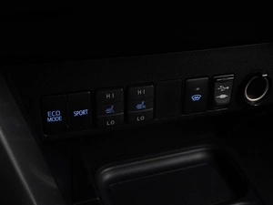 Внедорожник Toyota RAV4 2016 года, 2019000 рублей, Воронеж