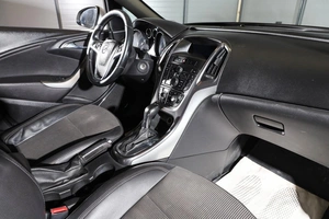 Универсал Opel Astra 2011 года, 599000 рублей, Новосибирск