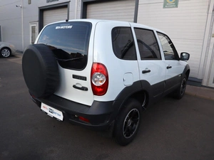 Внедорожник Chevrolet Niva 2015 года, 680000 рублей, Железногорск