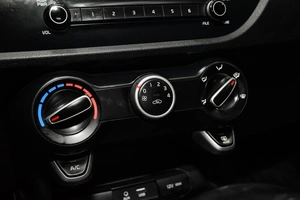 Седан Kia Rio 2017 года, 1159000 рублей, Ульяновск