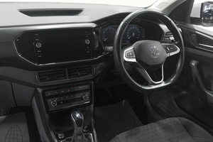 Внедорожник Volkswagen T-Cross 2020 года, 1599000 рублей, Новокузнецк