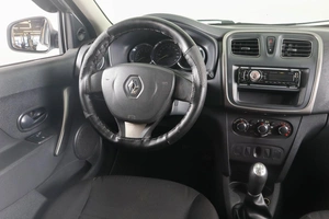 Седан Renault Logan 2015 года, 619000 рублей, Пермь