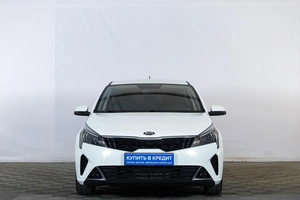 Седан Kia Rio 2021 года, 1719000 рублей, Тюмень