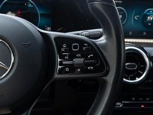 Хетчбэк Mercedes-benz A-класс 2019 года, 2000000 рублей, Краснодар