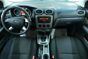 Хетчбэк Ford Focus 2010 года, 799000 рублей, Омск