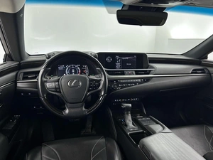 Седан Lexus ES 2020 года, 4698999 рублей, Москва