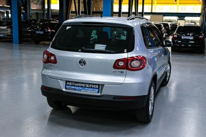 Внедорожник Volkswagen Tiguan 2010 года, 968000 рублей, Солонцы