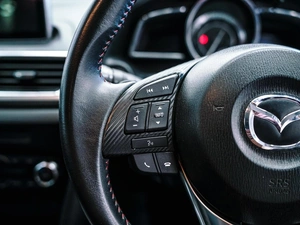 Хетчбэк Mazda Axela 2015 года, 1230000 рублей, Красноярск
