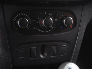 Седан Renault Logan 2018 года, 938000 рублей, Минеральные Воды