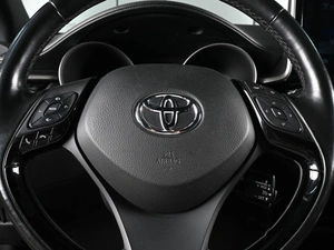 Внедорожник Toyota C-HR 2018 года, 2599000 рублей, Ростов-на-Дону