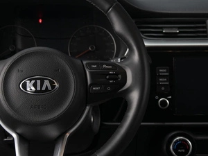 Хетчбэк Kia Rio X 2021 года, 1750000 рублей, Омск