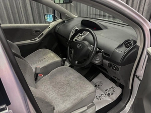 Хетчбэк Toyota Vitz 2009 года, 539000 рублей, Красноярск