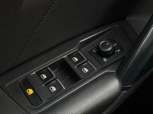 Внедорожник Volkswagen Tiguan 2017 года, 2599000 рублей, Ижевск