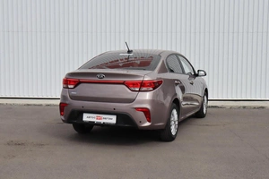 Седан Kia Rio 2019 года, 1450000 рублей, Брянск