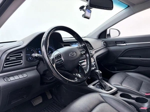 Седан Hyundai Avante 2018 года, 1889000 рублей, Орёл