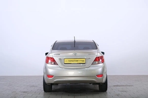 Седан Hyundai Solaris 2013 года, 969000 рублей, Омск