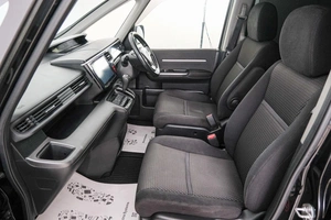 Минивэн Honda Stepwgn Spada 2015 года, 1699000 рублей, Красноярск