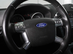 Седан Ford Mondeo 2011 года, 679000 рублей, Красный Пахарь