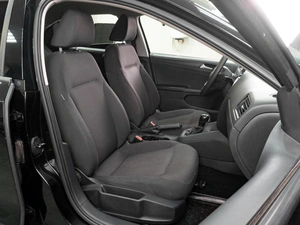 Седан Volkswagen Jetta 2013 года, 1259000 рублей, Тюмень