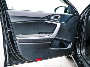 Хетчбэк Kia Ceed 2019 года, 1450000 рублей, Красноярск