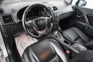 Седан Toyota Avensis 2009 года, 1269000 рублей, Красноярск