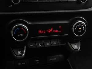 Хетчбэк Kia Rio X 2021 года, 1599000 рублей, Тюмень