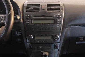 Седан Toyota Avensis 2009 года, 1199000 рублей, Омск