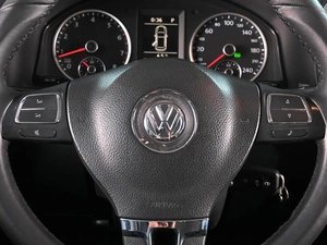 Внедорожник Volkswagen Tiguan 2012 года, 1309000 рублей, Аксай