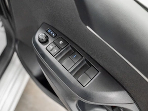 Хетчбэк Toyota Yaris 2021 года, 1290000 рублей, Красноярск