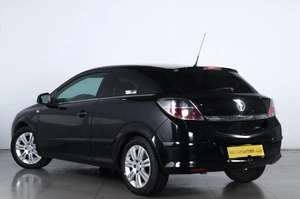 Хетчбэк Opel Astra GTC 2010 года, 629000 рублей, Челябинск