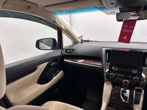 Минивэн Toyota Alphard 2019 года, 4049000 рублей, Красноярск