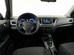 Седан Hyundai Solaris 2019 года, 1357077 рублей, Москва