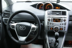 Минивэн Toyota Verso 2010 года, 1008000 рублей, Солонцы