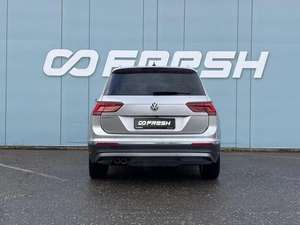 Внедорожник Volkswagen Tiguan 2017 года, 2489000 рублей, Ижевск