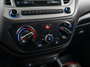 Седан Hyundai Solaris 2019 года, 1349000 рублей, Красноярск