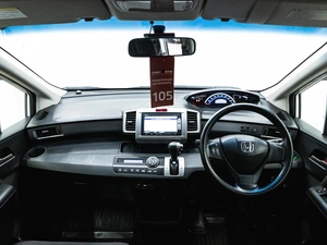 Минивэн Honda Freed 2014 года, 1240000 рублей, Красноярск