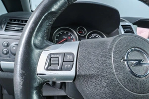 Минивэн Opel Zafira 2013 года, 769000 рублей, Челябинск