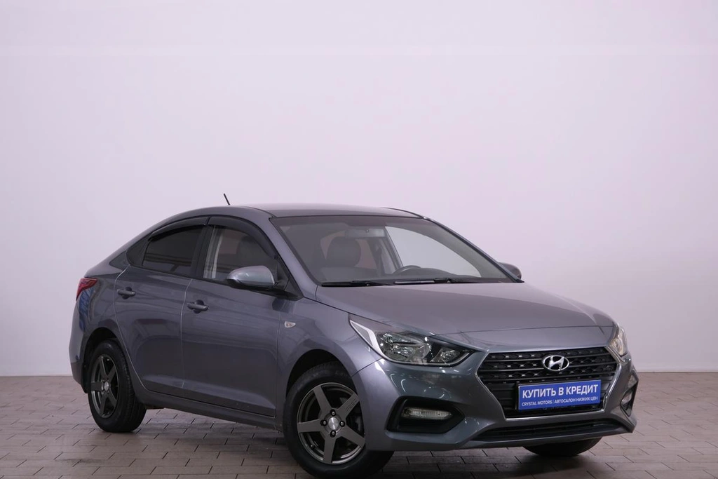 Седан Hyundai Solaris 2017 года, 1099000 рублей, Омск