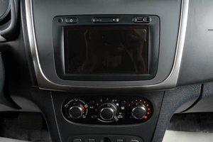 Седан Renault Logan Stepway 2022 года, 1229000 рублей, Тюмень