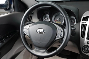 Хетчбэк Kia Ceed 2007 года, 799000 рублей, Тюмень