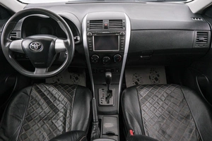 Седан Toyota Corolla 2010 года, 899000 рублей, Красноярск
