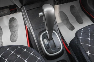 Хетчбэк Nissan Tiida 2012 года, 939000 рублей, Барнаул