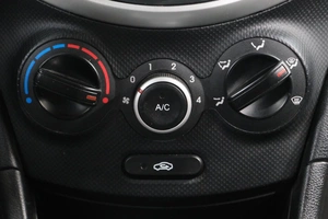 Хетчбэк Hyundai Solaris 2013 года, 969000 рублей, Омск