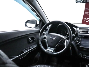 Седан Kia Rio 2016 года, 1080000 рублей, Красноярск