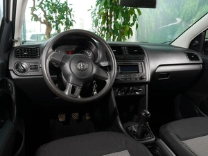 Седан Volkswagen Polo 2013 года, 909000 рублей, Тверь