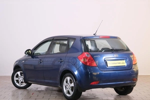 Хетчбэк Kia Ceed 2007 года, 699000 рублей, Омск